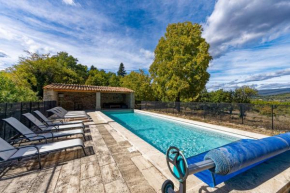 Villa spacieuse avec jardin à Saignon